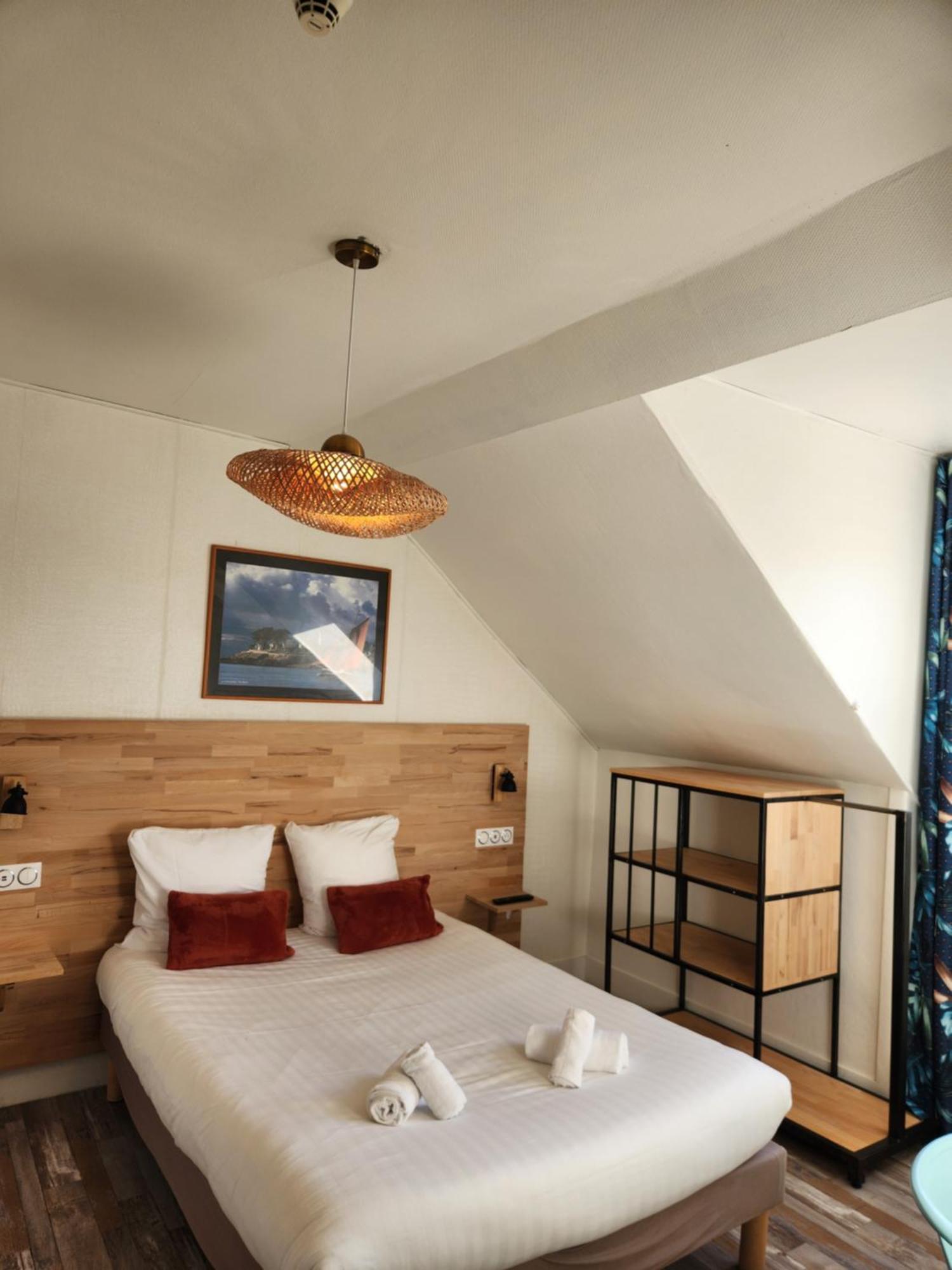Le Petit Montmartre Hotell Dinard Exteriör bild