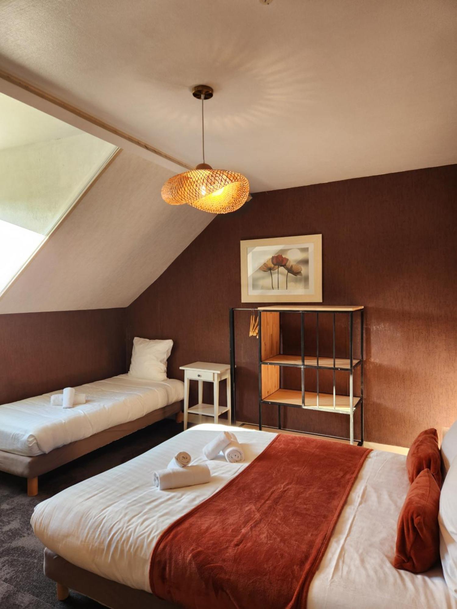 Le Petit Montmartre Hotell Dinard Exteriör bild