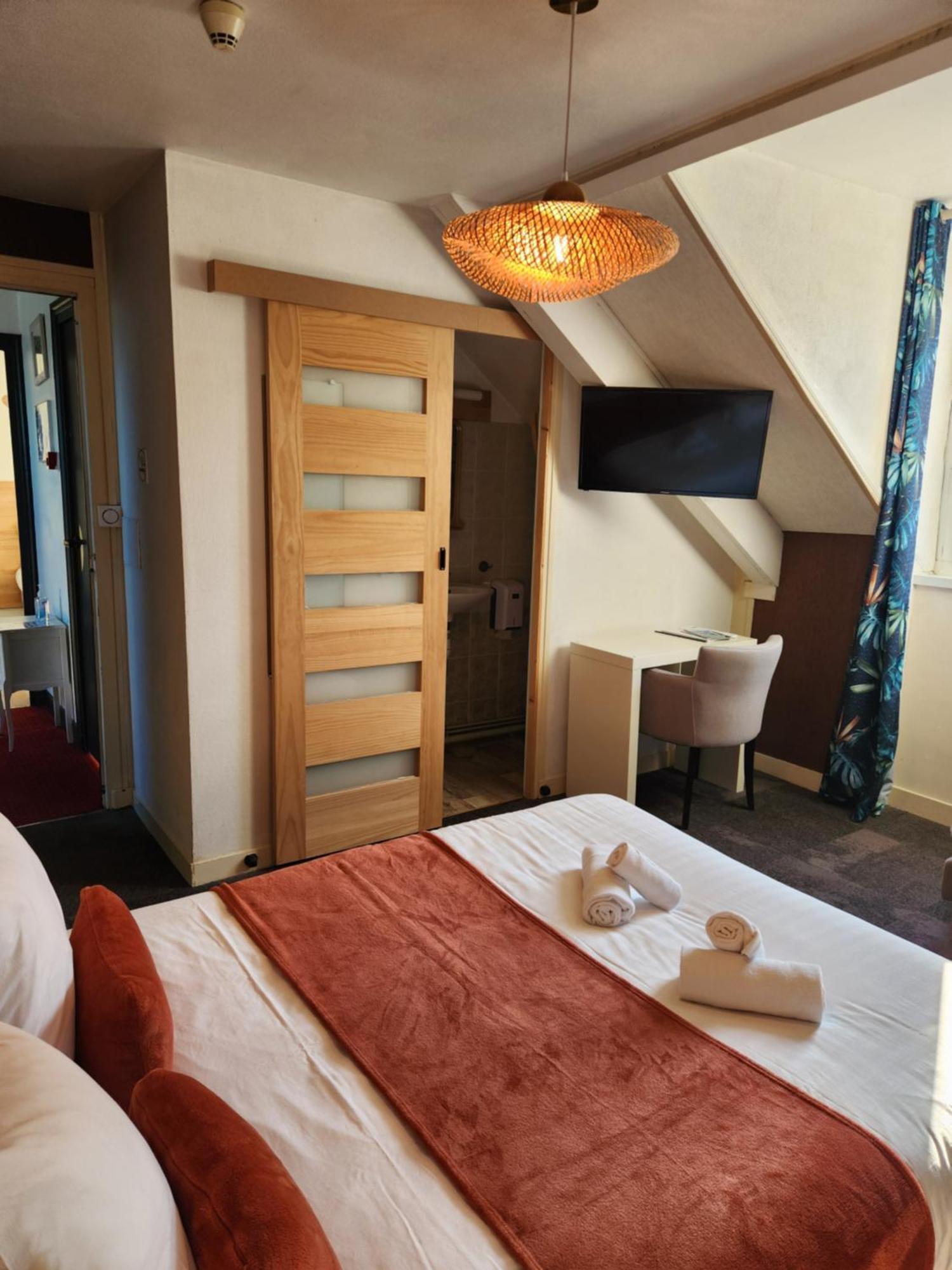 Le Petit Montmartre Hotell Dinard Exteriör bild