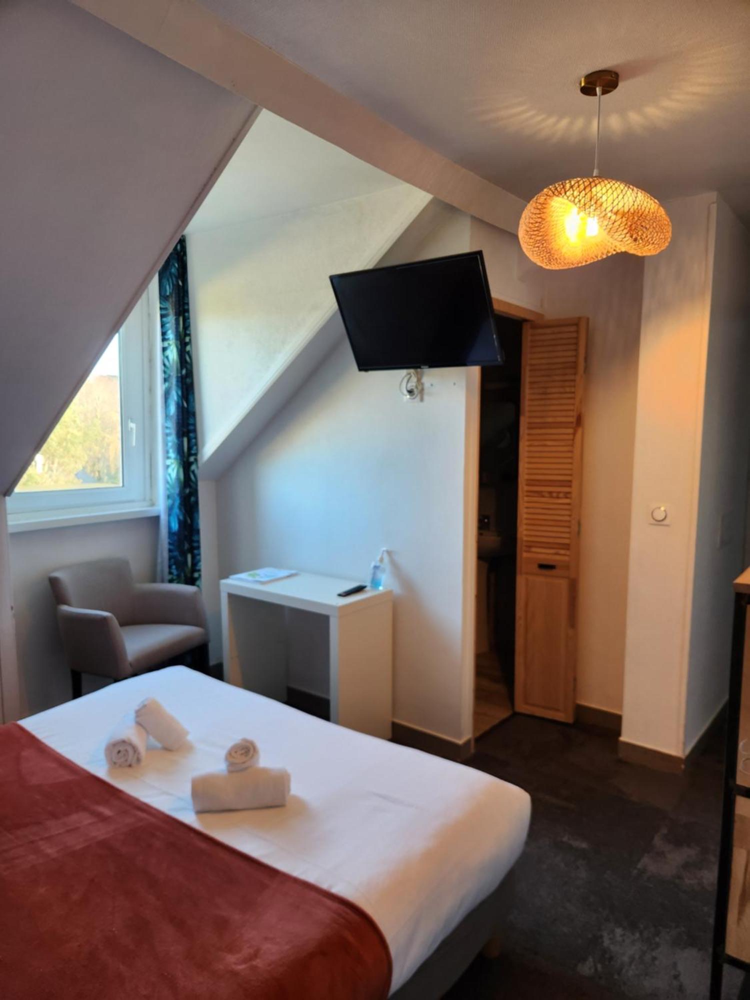 Le Petit Montmartre Hotell Dinard Exteriör bild